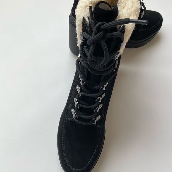 Guess Women’s Taanya Leather Wedge Booties Black Suede Size 8.5 - Picture 5 of 9